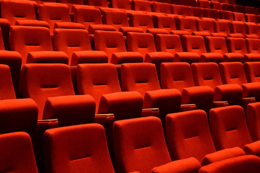 IN PUNTA DI PIEDI: LABORATORI GRATUITI DI TEATRO SOCIALE INTEGRATO